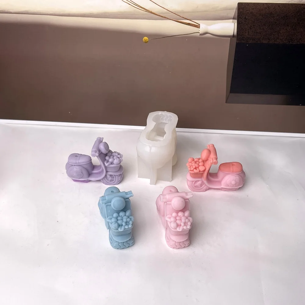 8998-载花踏板小摩托硅胶模具