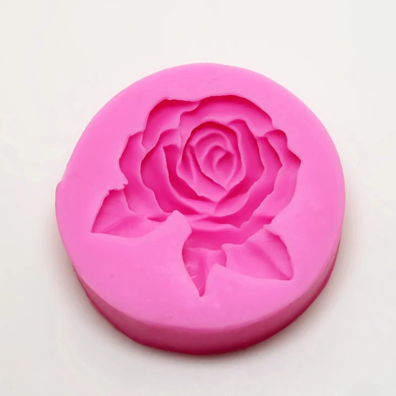 AA004-该模具可制作出带叶片的立体玫瑰花造型成品，是产品核心识别、命名的参考依据