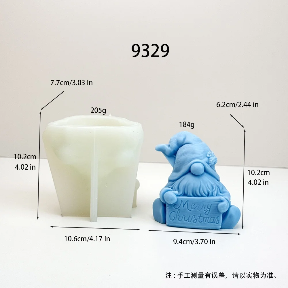 9329-该模具做出的成品是手持印有“Merry Christmas”字样牌子的圣诞无脸侏儒（地精/Gnome）形象，为圣诞节相关装饰造型