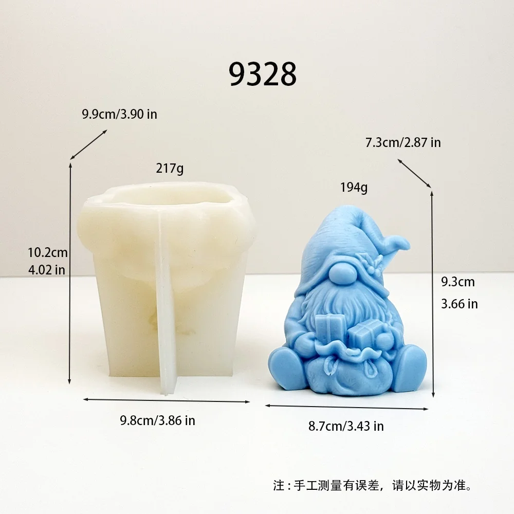 9328-模具的成型成品是圣诞主题的抱礼无脸地精（也叫圣诞小矮人、Gnome/北欧侏儒）造型，形象特征为佩戴尖顶圣诞帽、长胡须，手持礼品袋与礼物，属于圣诞装饰类相关造型，可结合型号9328完成命名